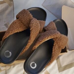 Cozy Brown Women's Slide Sandals